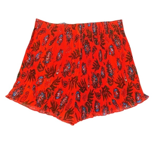 NWT MISS-GUIDED Red Paisley Flowy Chiffon High-Waisted Zip Shorts Light Breezy 2 - Picture 8 of 16